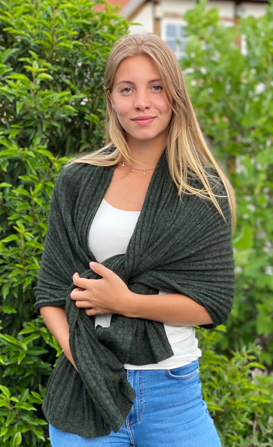 Schal/Stola Suave aus Babyalpaka in tannengrün mit Zopfmuster