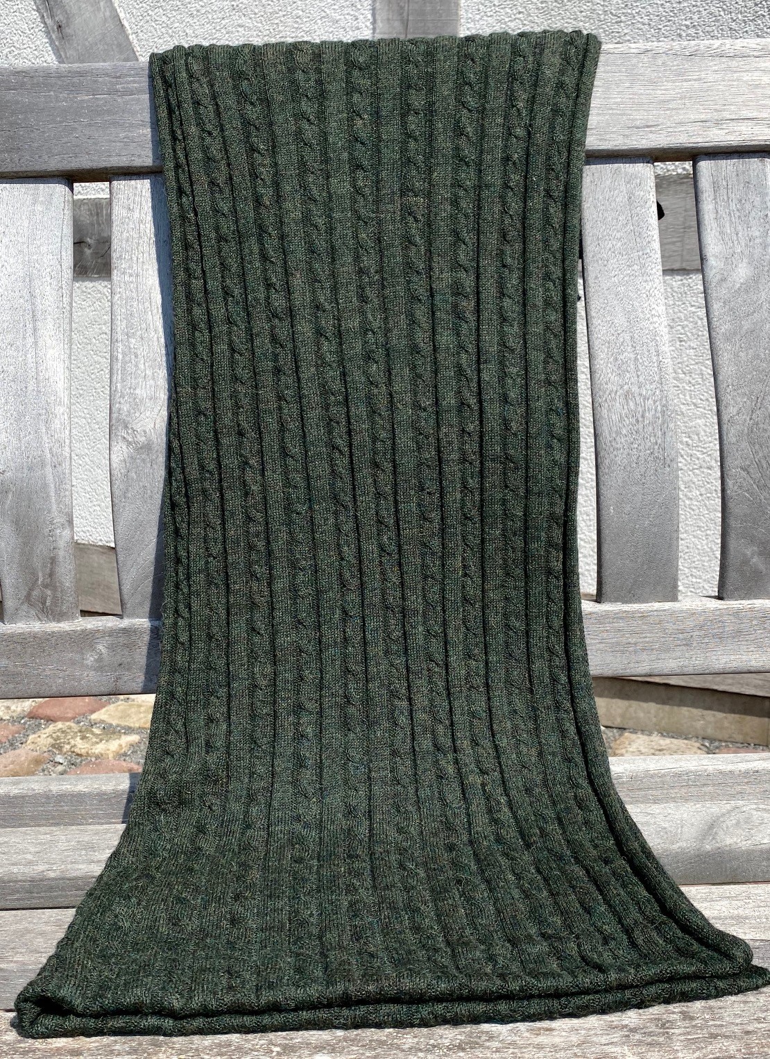 Schal/Stola Suave aus Babyalpaka in tannengrün mit Zopfmuster